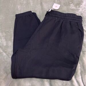 Fabletics Cozy Fleece Go-To Black Sweatpant (NWT)